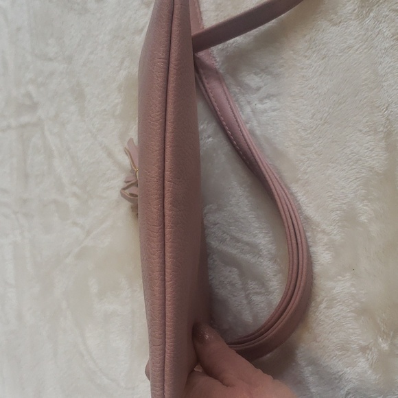 *NWOT- Adorable crossbody - Picture 5 of 10